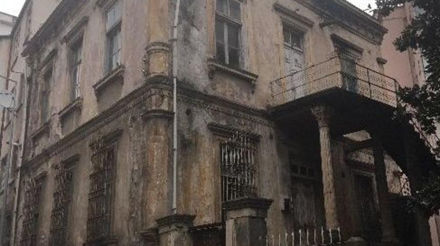 Tarihi Vali Konağı Kurtuluyor