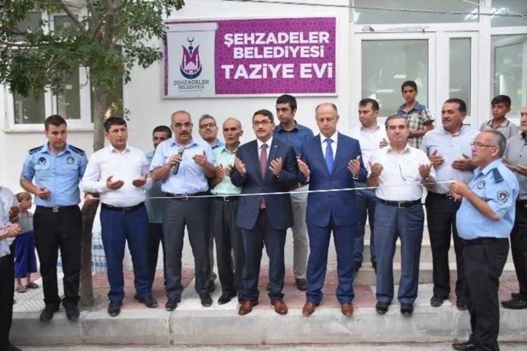 Şehzadeler&rsquo;den Turgut &Ouml;zal Mahallesi&rsquo;nde İftar Ve A&ccedil;ılış