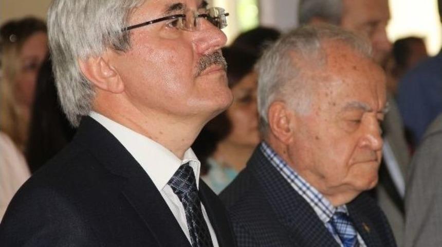 10. Yıl Marşı&rsquo;nı Yasaklayan M&uuml;d&uuml;re Hayırsever İş Adamından Sert S&ouml;zler