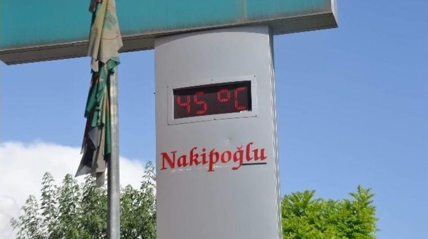 Siirt&rsquo;te Termometreler 45 Dereyi G&ouml;sterdi