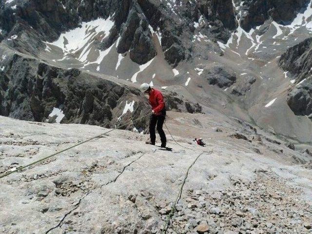 Manisa Tarzanı Anısına Niğde’de Zirve Tırmanışı