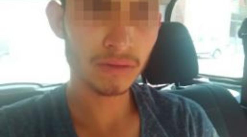 İzmir&rsquo;de Taksiciyi Gasp Eden Ş&uuml;pheli Yakalandı