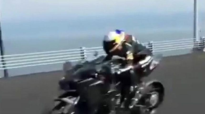 Kenan Sofuoğlu Osmangazi K&ouml;pr&uuml;s&uuml;nden R&uuml;zgar Gibi Ge&ccedil;ti