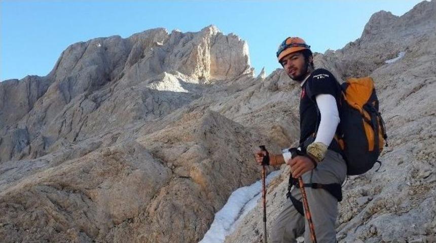 Mudosk Sporcusu Demirkazık Tırmanışını Tamamladı