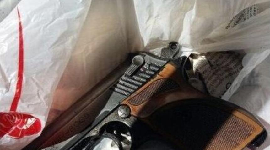 Şırnak Belediye Binasında 19 Adet Havan Ve 1 Adet Tabanca Ele Ge&ccedil;irildi