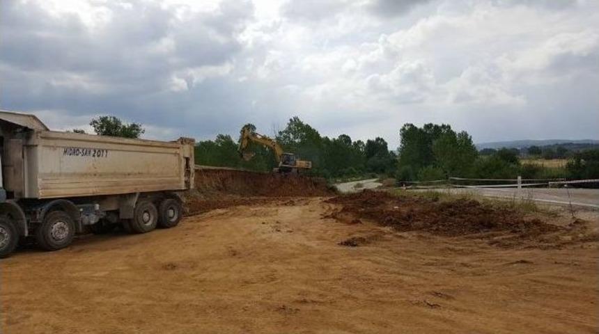 Başkan Yal&ccedil;ın, Yol &Ccedil;alışmaları Yerinde İnceledi