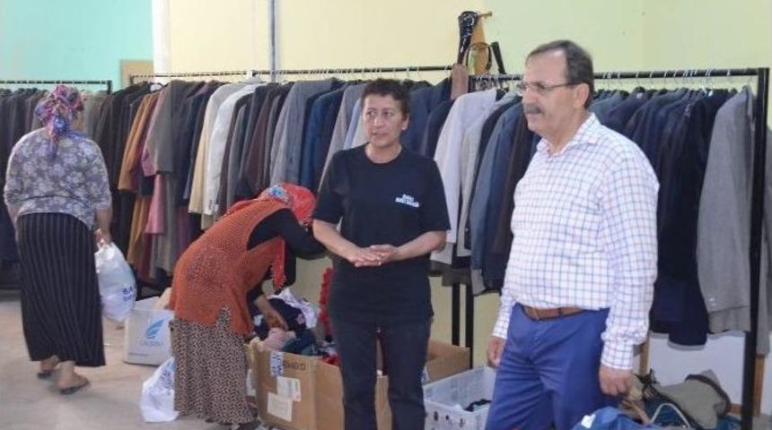 Başkan Şahin&rsquo;den &rsquo;sosyal Market&rsquo;e Ziyaret