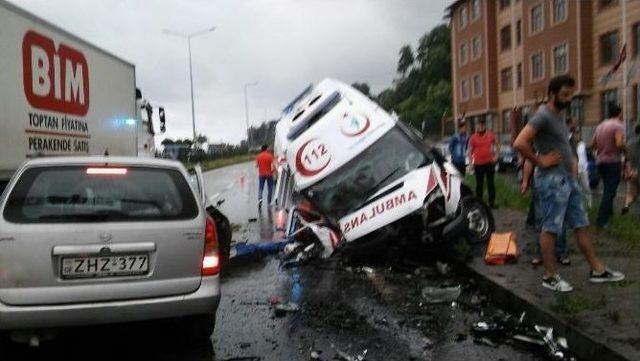 Rize’de Trafik Kazası: 1 Ölü, 5 Yaralı