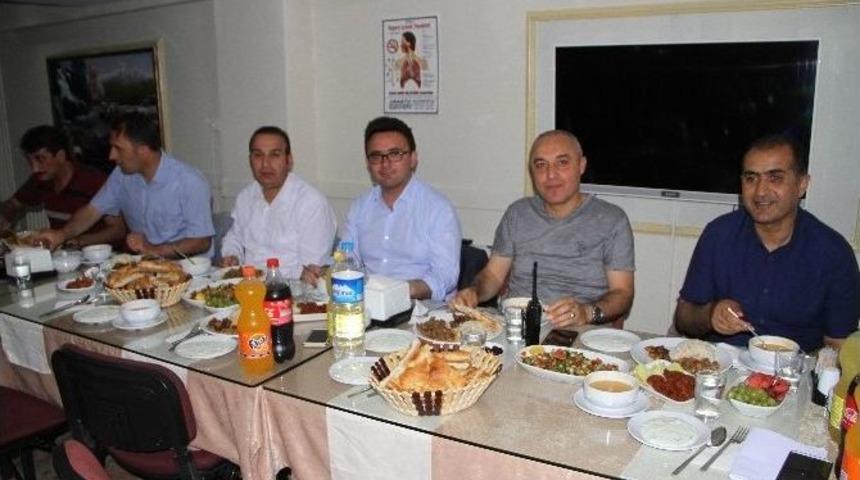 G&uuml;rpınar Eğitim Camiası İftar Yemeğinde Buluştu