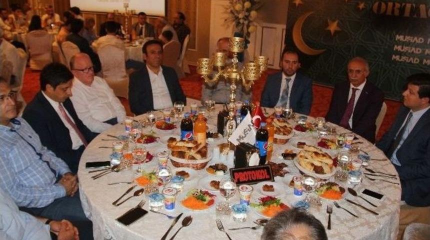 M&uuml;siad&rsquo;dan Stk Ve İş Adamlarına İftar