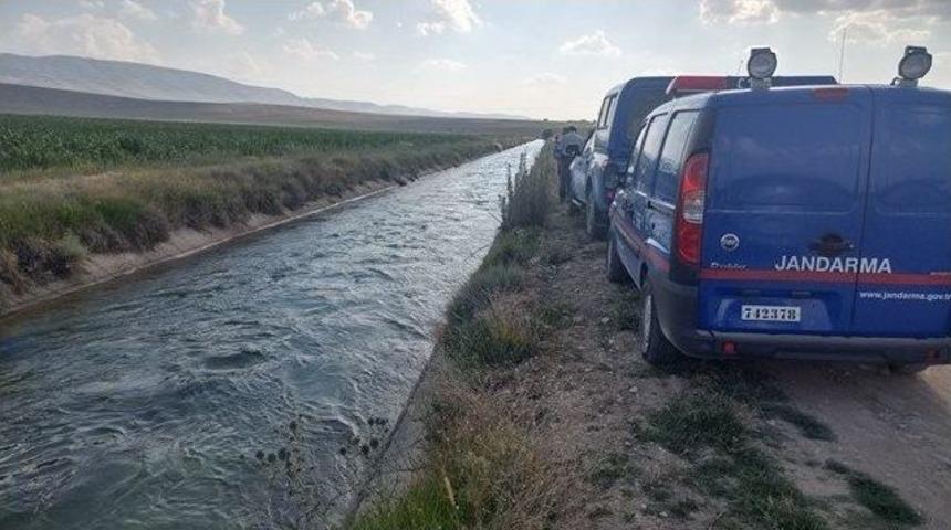 Sulama Kanalına D&uuml;şen Kardeşler Yaşam Savaşı Veriyor