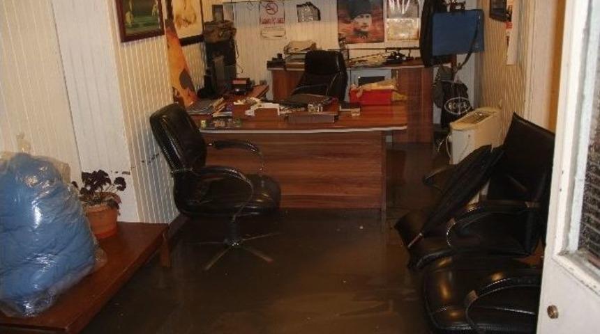 Rize&rsquo;de Şiddetli Yağış Baskınlara Yol A&ccedil;tı