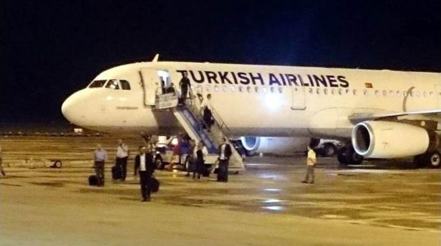 Ter&ouml;r Saldırısının Ardından Thy U&ccedil;ağı &Ccedil;orlu Havalimanı&rsquo;na İndi