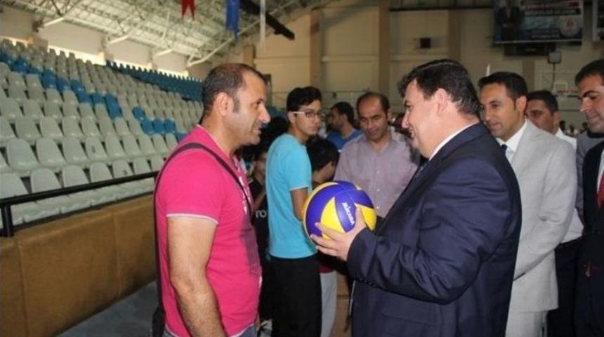 Spor Kul&uuml;plerine Malzeme Desteği