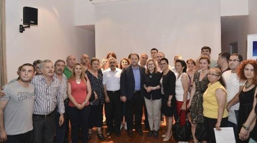 Maltepe İletişim Ve Siyaset Akademisi İlk Mezunlarını Verdi