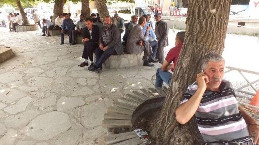 Vatandaşlar G&ouml;lgelikleri Mesken Tuttu