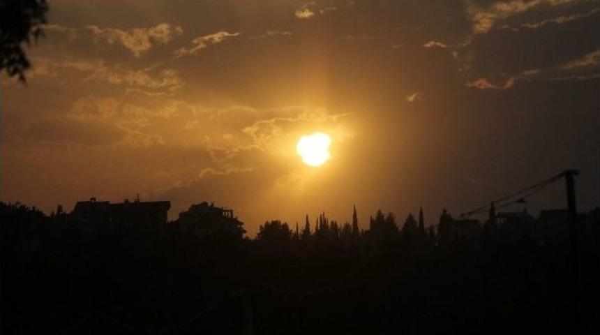 Adana&rsquo;da G&uuml;n Batımı B&uuml;y&uuml;ledi
