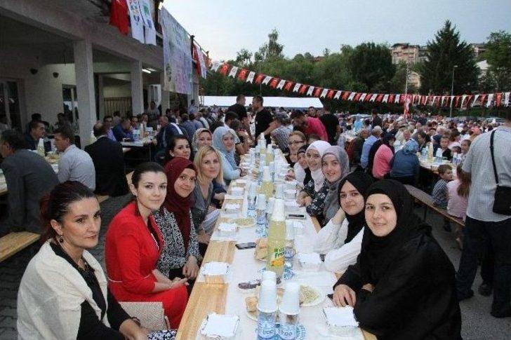 Kardeşler İftar Sofrasında Buluştu G1