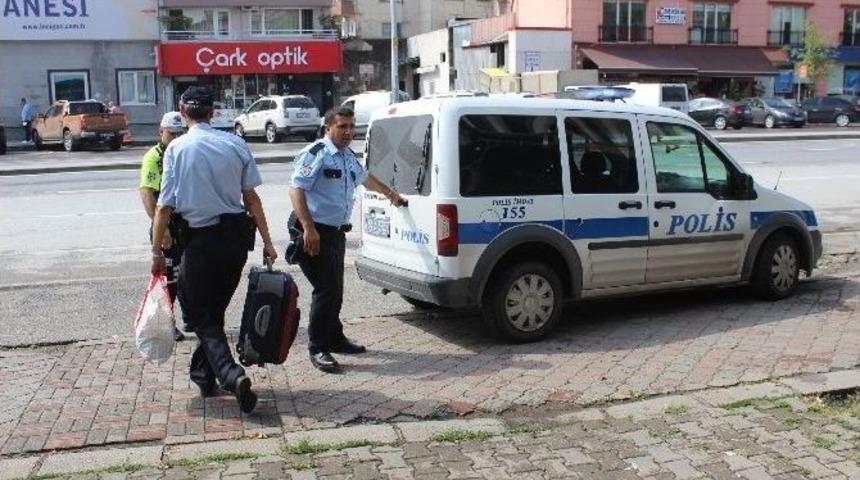 Unutulan Valizler Polisi Alarma Ge&ccedil;irdi