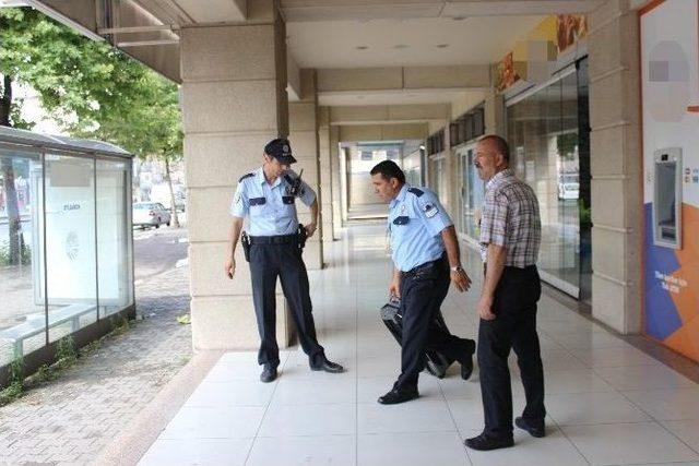 Unutulan Valizler Polisi Alarma Ge&ccedil;irdi 1