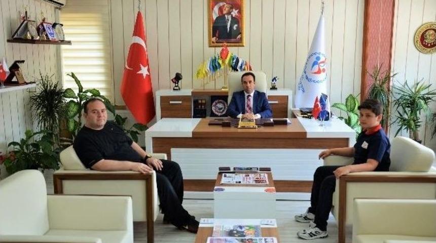 Bilecikli Halterci T&uuml;rkiye &Uuml;&ccedil;&uuml;nc&uuml;s&uuml; Oldu