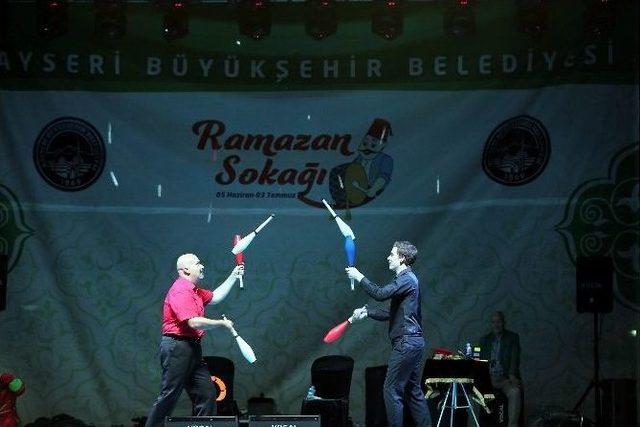 Ramazan Sokağı’nda Goncagül Gecesi