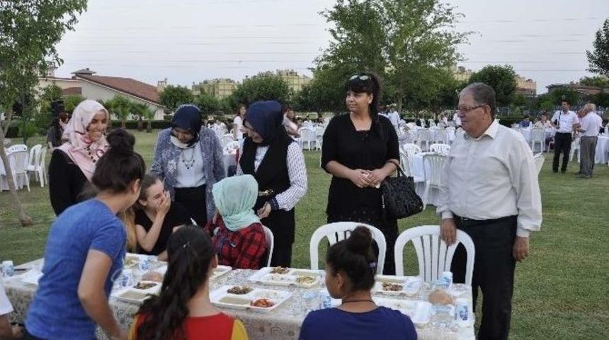 Ak Parti&rsquo;den Sevgi Evleri &Ccedil;ocuklarına İftar