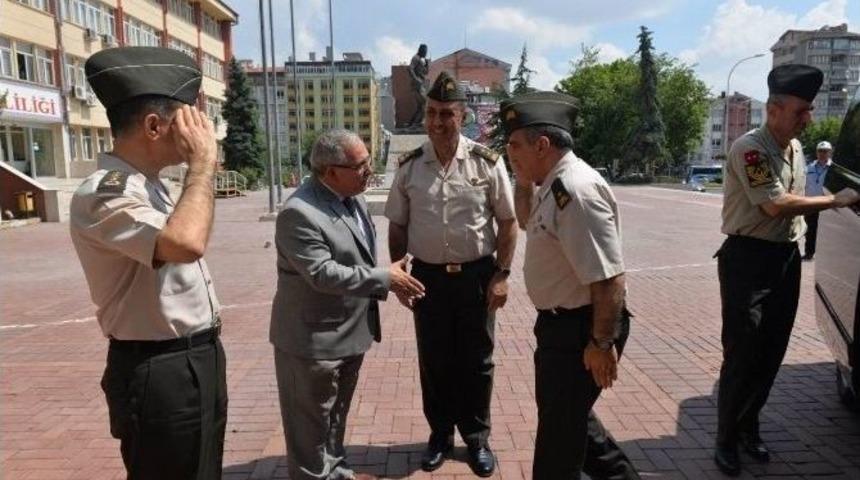 Komutanlardan Vali Ahmet Hamdi Nayir&rsquo;e Ziyaret
