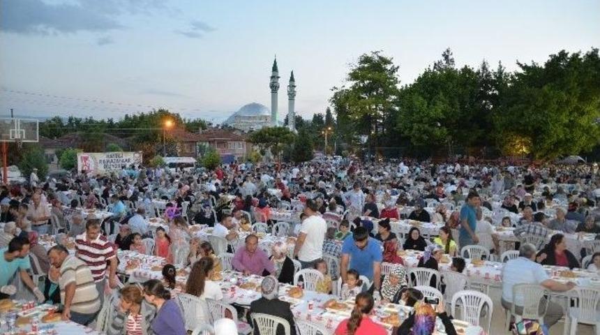 Sevgi Ve Kardeşlik Sofrası G&ouml;lpazarı&rsquo;nda Kuruldu