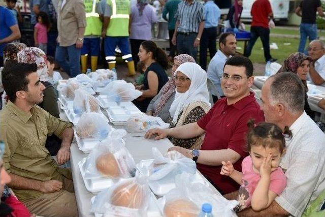 Tütüncü’den Çocuk İlgisi