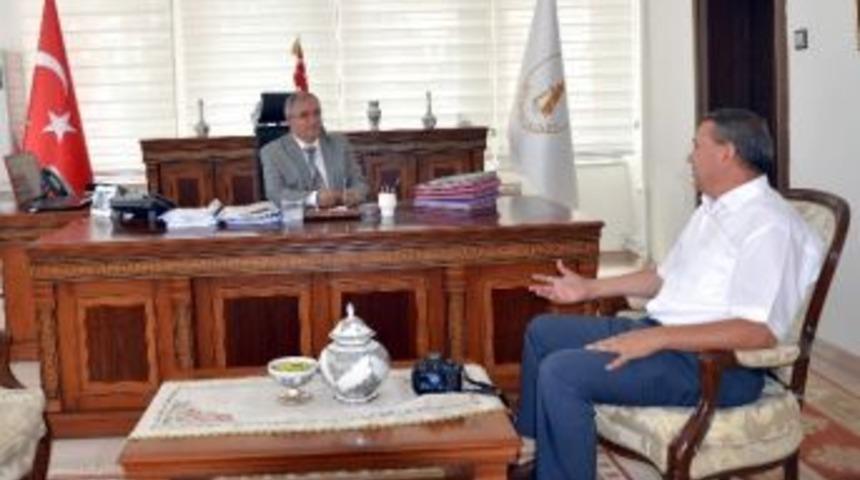 Vali Ahmet Hamdi Nayir: K&uuml;tahya Medyasını Beğendim