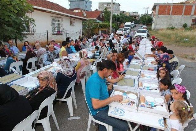 Mevlana Sakinleri Birlikte Oruç Açtı