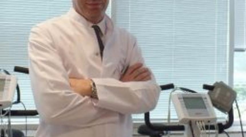 Baştaki Eğrilik Skolyoz İşareti