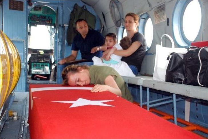 İftara Giderken Şehit Edilen Uzman Çavuşun Eşi Ve Kızları Yürekleri Dağladı G1