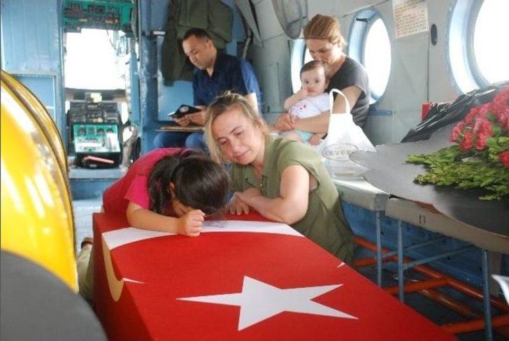 İftara Giderken Şehit Edilen Uzman Çavuşun Eşi Ve Kızları Yürekleri Dağladı G2