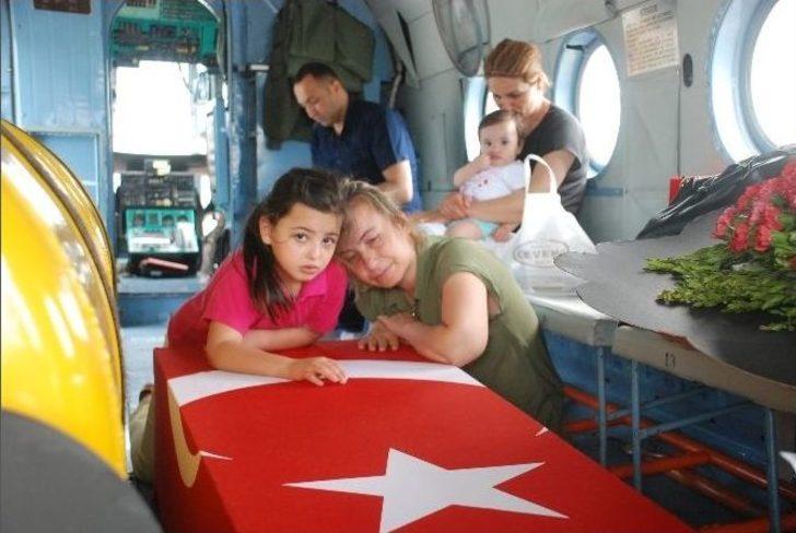 İftara Giderken Şehit Edilen Uzman Çavuşun Eşi Ve Kızları Yürekleri Dağladı G3