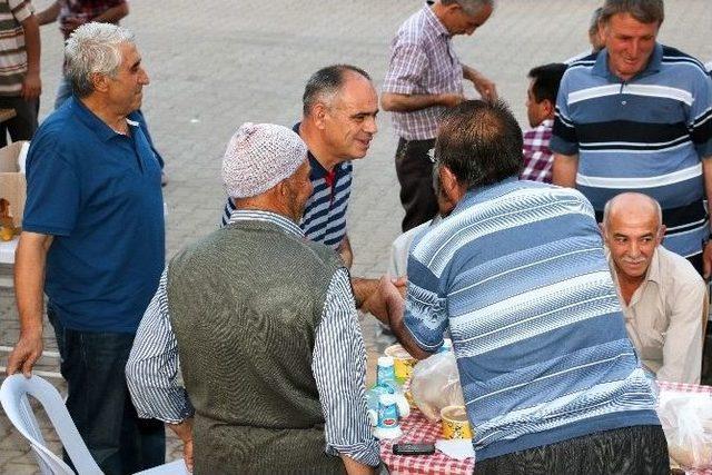 Yahyalı Belediyesi Kardeşlik Sofrasını Çiğilli Mahallesinde Kurdu