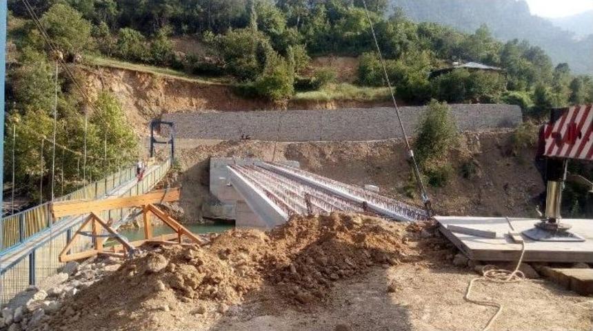 Asırlık K&ouml;pr&uuml; Sorunu &Ccedil;&ouml;z&uuml;l&uuml;yor