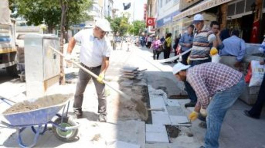 Aksaray Belediyesi&rsquo;nden Kaldırım &Ccedil;alışması