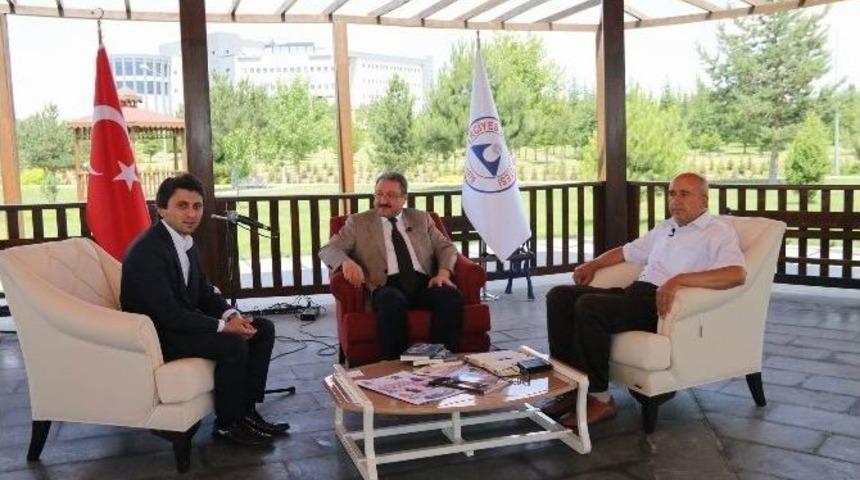 Rekt&ouml;r G&uuml;ven, &lsquo;ramazan Neşesi&rsquo; Programı&rsquo;na Konuk Oldu