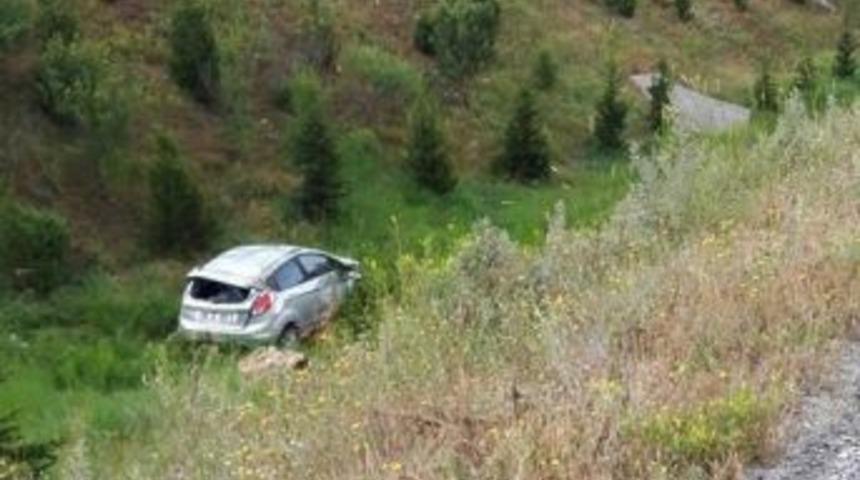 Otomobil Şarampole U&ccedil;tu: 5 Yaralı