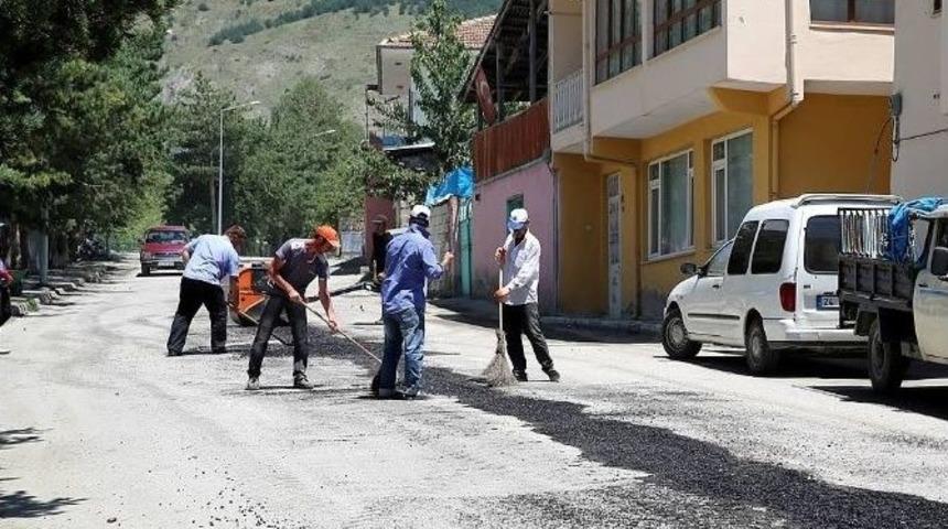 &Uuml;z&uuml;ml&uuml;&rsquo;de Asfalt &Ccedil;alışmaları Devam Ediyor