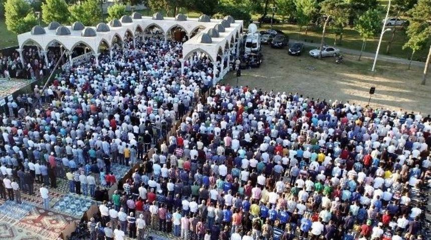 Merinos Park&rsquo;ta Bayram Namazı Hazırlığı