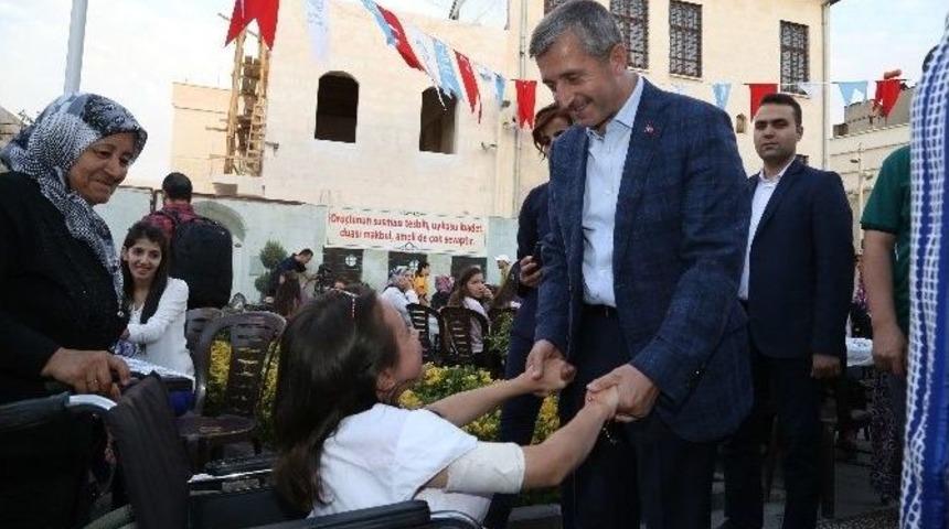 &Ccedil;elik Şehrek&uuml;st&uuml; Konaklarında Vatandaşları Dinledi