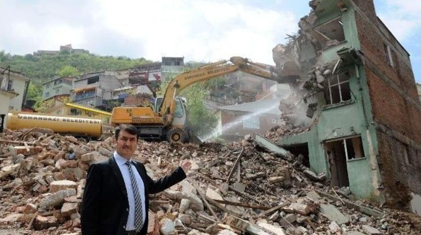 Bursa Yıkılarak Güzelleşiyor...