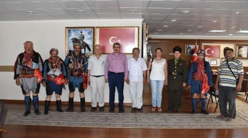 Kuvayi Milli Derneğinin Yeni Y&ouml;netimi Başkan Alıcık&rsquo;ı Ziyaret Etti