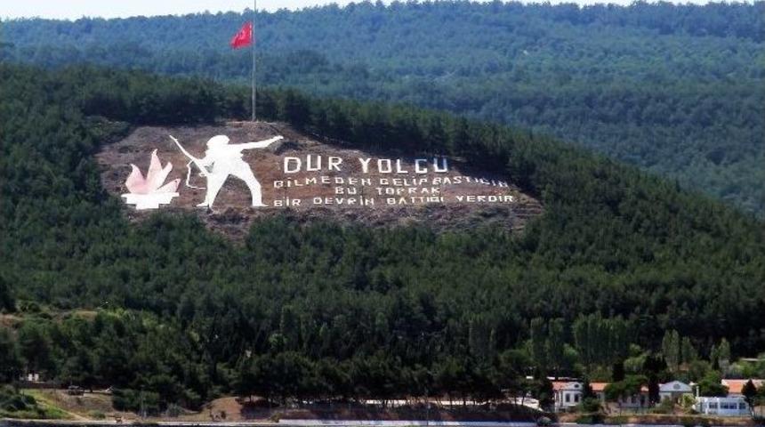 &Ccedil;anakkale&rsquo;de Bayraklar Yarıya İndirildi