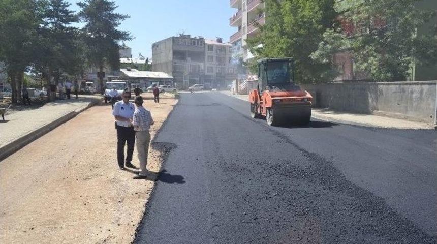Muş Belediyesi Yol Yapım &Ccedil;alışmaları Devam Ediyor
