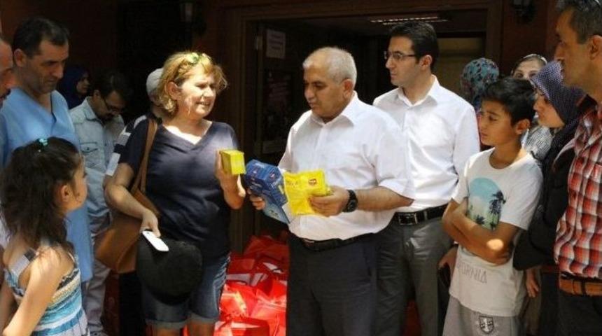 250 &Ccedil;&ouml;lyak Hastasına Gl&uuml;tensiz Gıda Dağıtıldı