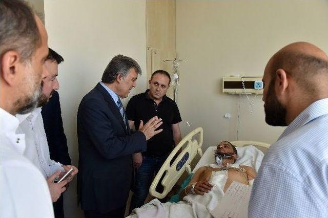 Abdullah Gül Patlamada Yaralananları Ziyaret Etti